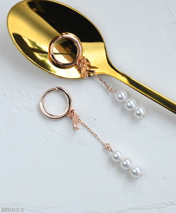 Bow pearl earrings