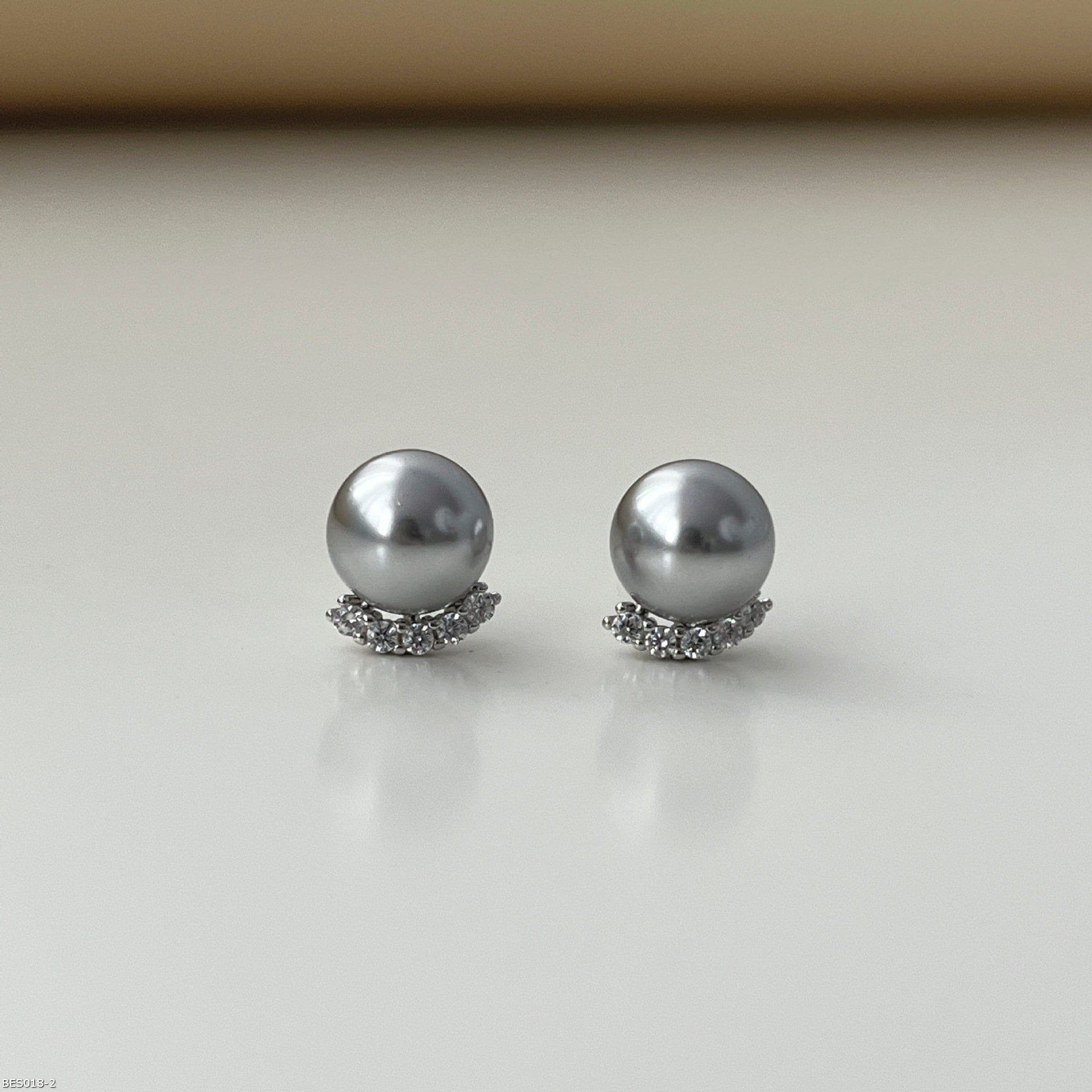 Light luxy microset zircon pearl earrings