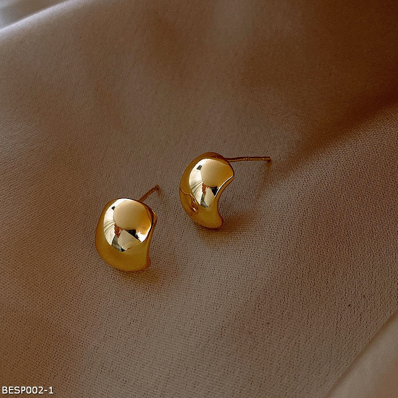 Mini vintage stud earrings