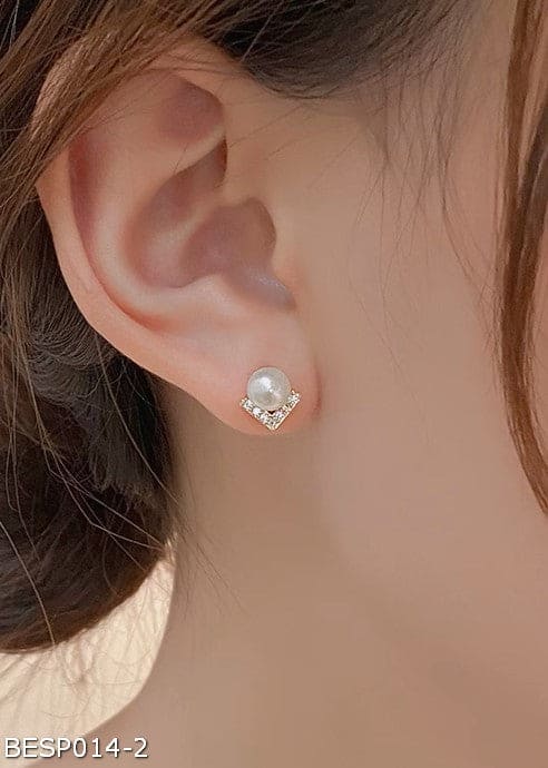 Delicate stud earrings