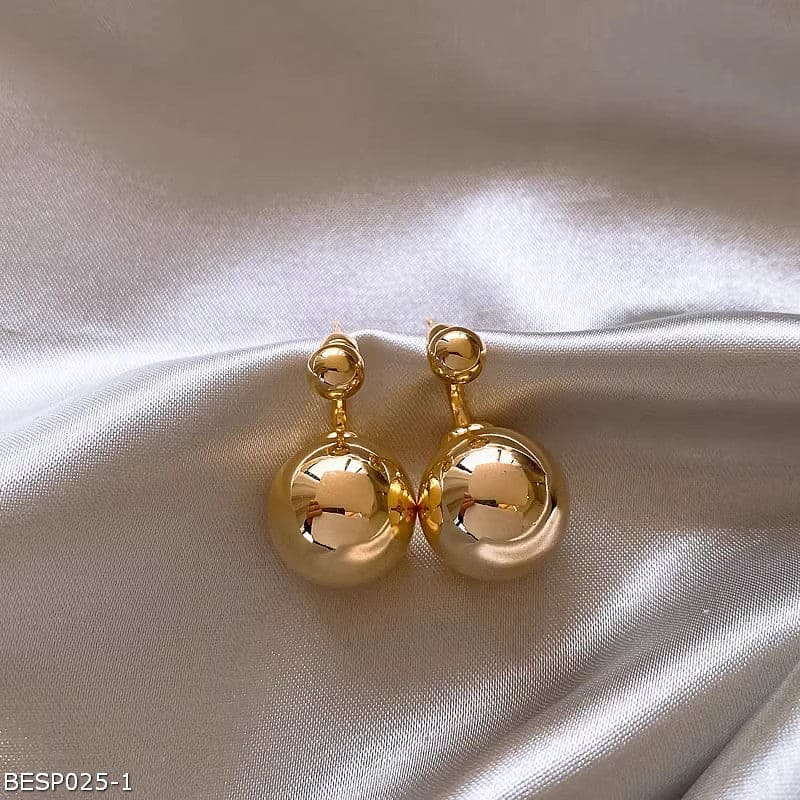 Vintage golden earrings