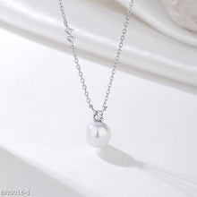 Elegant  pearl pendant Necklace