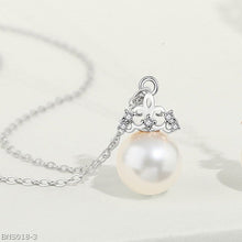 Iris crown pearl pendant Necklace