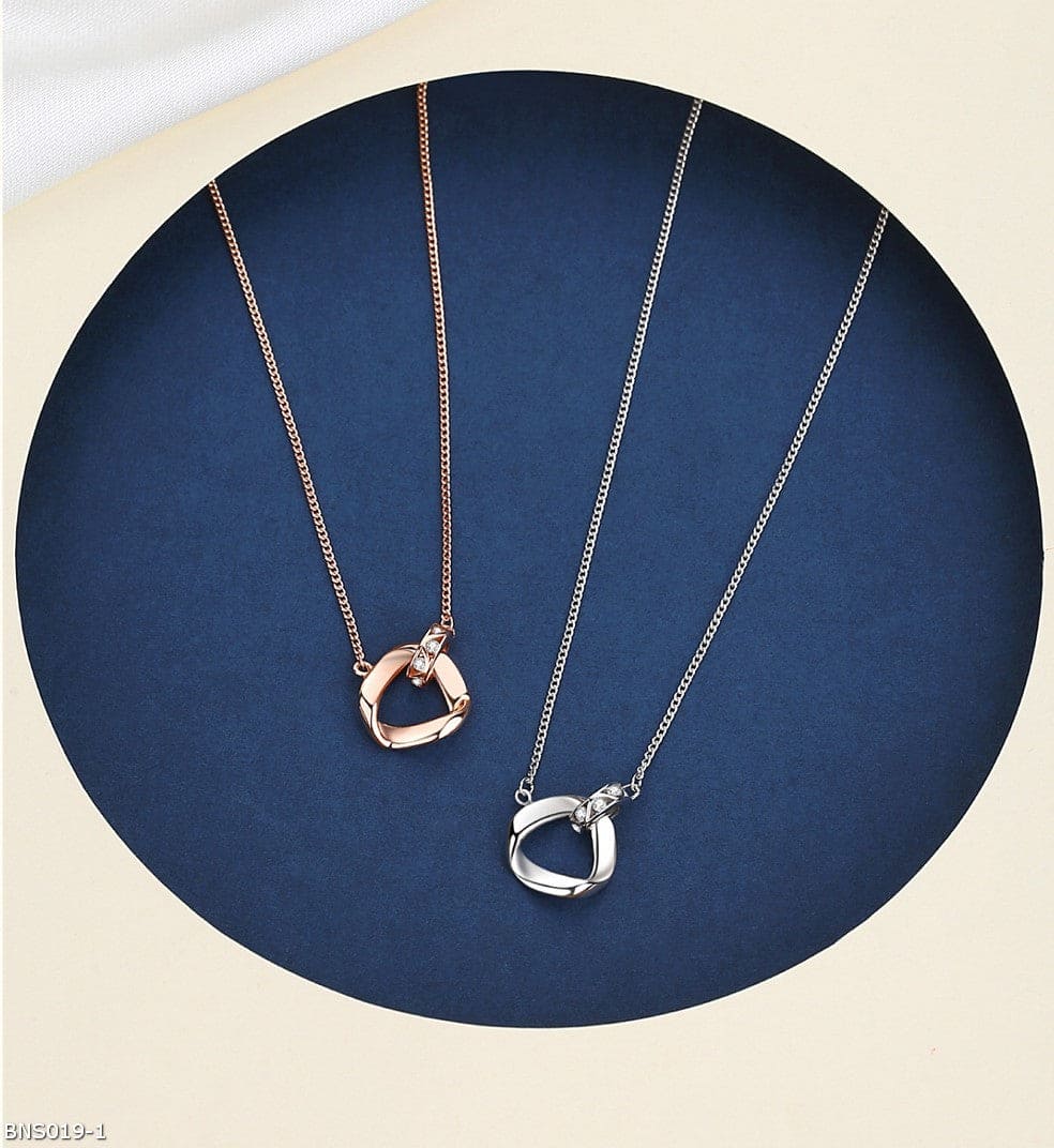 Mobius interlocking necklace