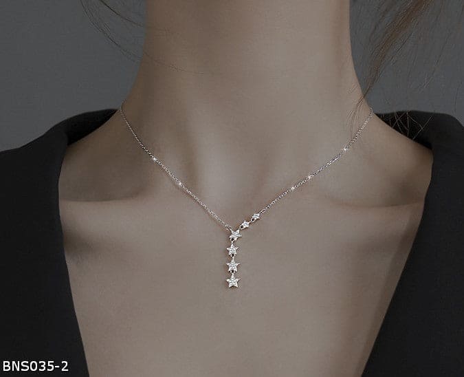 Minimalist stars necklace
