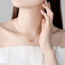 Interlocking Amour necklace