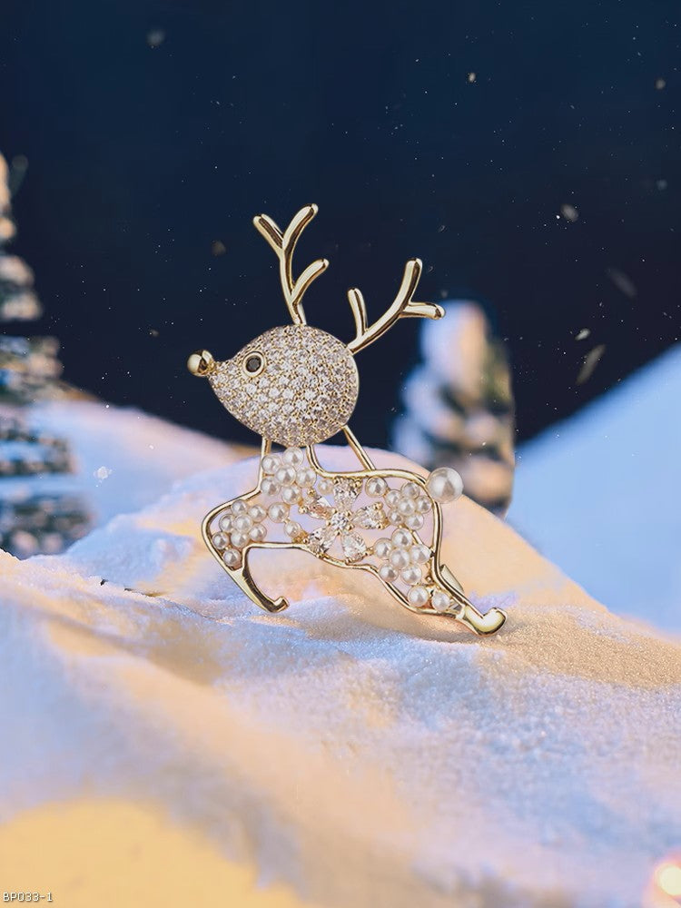 Cute pearl snowflake deer brooch