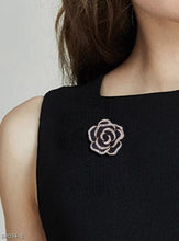 Small fragrant camellia brooch