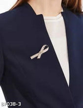 Premium pearl brooches