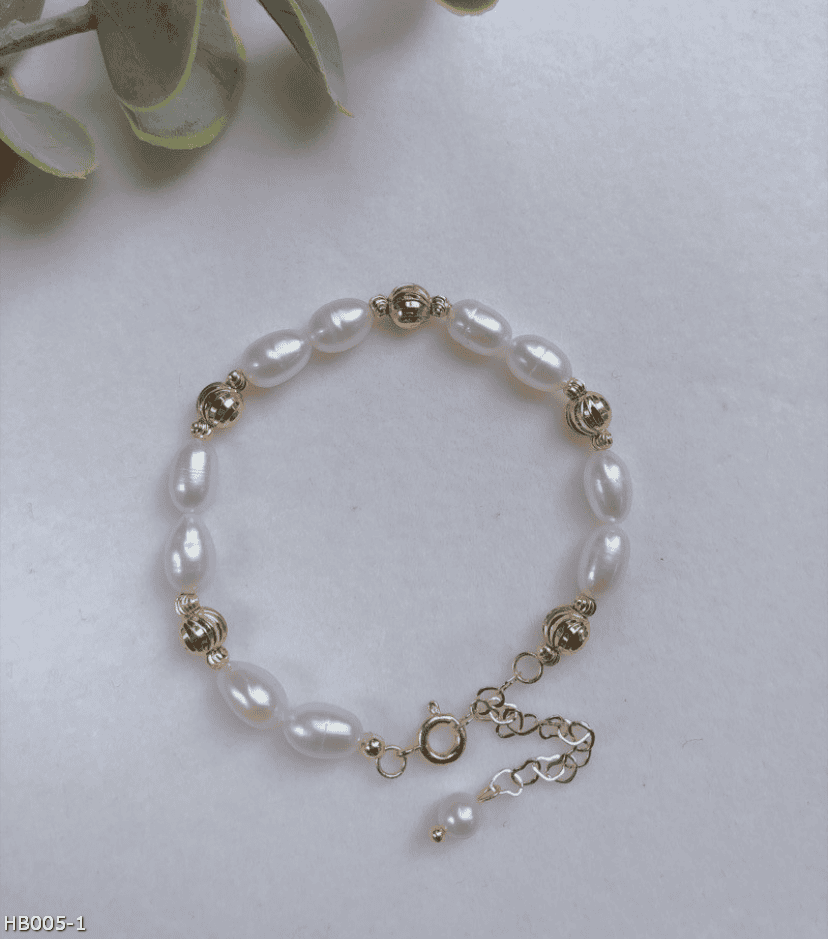 Natural pearls bracelet